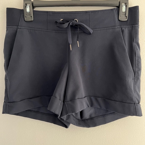 Athleta Pants - Athleta Midtown Shorts Cuffed Hem with Drawstring